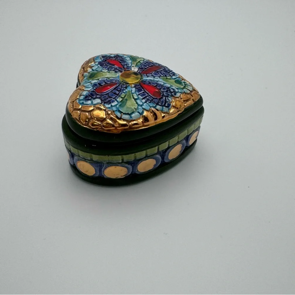 Hand Painted Ceramic Heart Trinket Box Italy Souvenir Floral Gold Green Keepsake